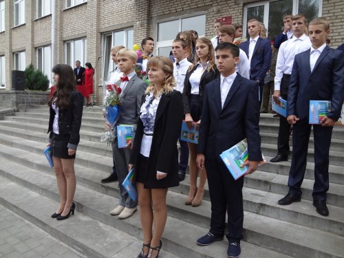 Линейка, посвященная первому звонку -2014