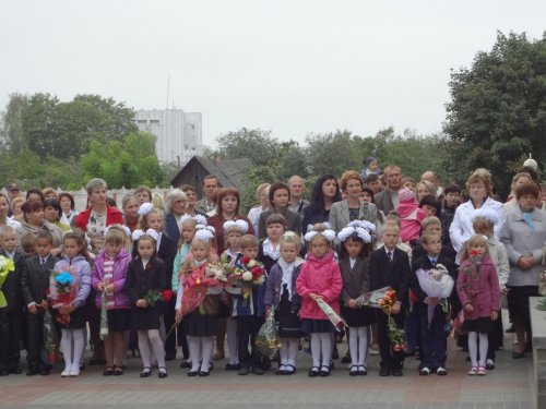 Линейка, посвященная первому звонку -2014
