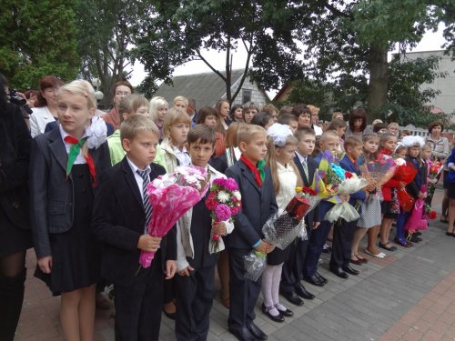 Линейка, посвященная первому звонку -2014