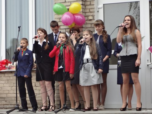 Линейка, посвященная первому звонку -2014