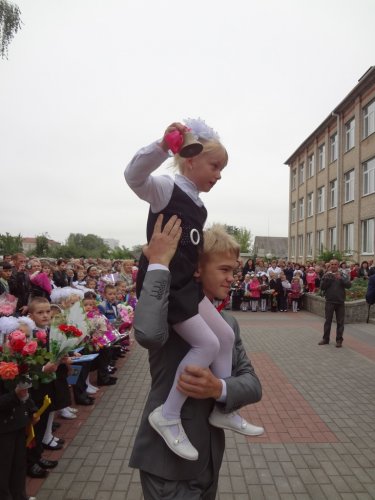 Линейка, посвященная первому звонку -2014
