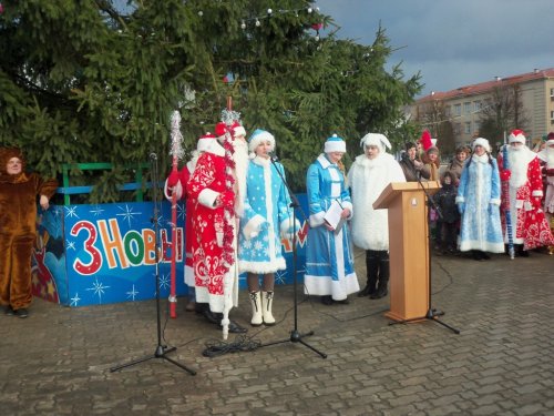 Шествие Дедов Морозов и Снегурочек