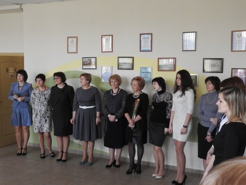 С праздником, дорогие женщины!