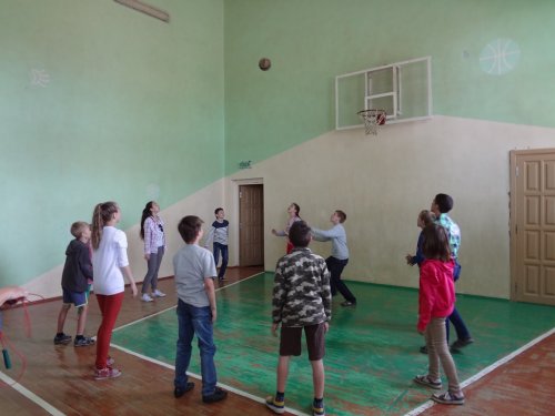 Зарядка в лагере