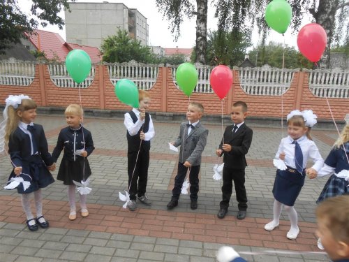 ФОТОРЕПОРТАЖ: 1 сентября, 1 класс, классный руководитель Пекарь Е.С.
