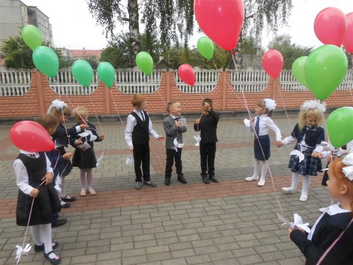 ФОТОРЕПОРТАЖ: 1 сентября, 1 класс, классный руководитель Пекарь Е.С.