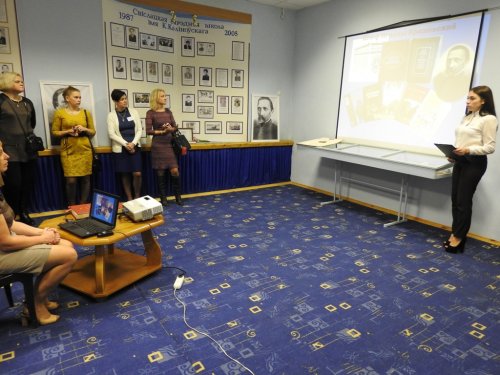 Гостями музея гимназии стали участники областного семинара по учебному предмету "Музыка"