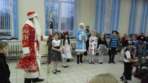 Новогодний утренник "Весело встречаем Новый год!"