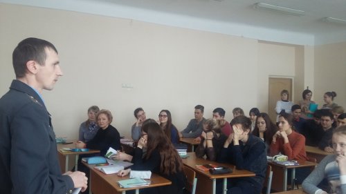 Состоялась встреча учащихся 9-11 классов с инспектором ИДН Рубликом А.И. и специалистом ИДН Песняк Н.О.