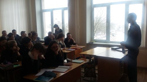 Состоялась встреча учащихся 9-11 классов с инспектором ИДН Рубликом А.И. и специалистом ИДН Песняк Н.О.