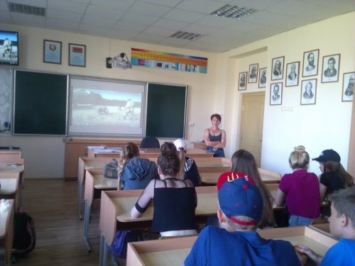 День 17. В рамках Дня всенародной памяти жертв Великой Отечественной войны  - видео лекторий  с обсуждением «У войны не женское лицо»