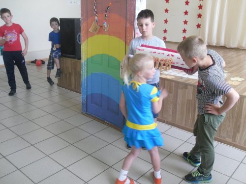Шаг 18. Яркий шаг в лето