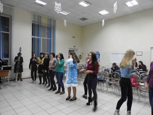 Новогодний праздник для учащихся 8 – 11 классов