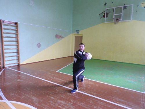 Урок физической культуры в 7 классе. Учитель Лапич Р.В.