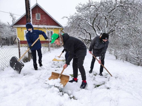 Волонтёрская акция «Зимняя пора добрых дел»