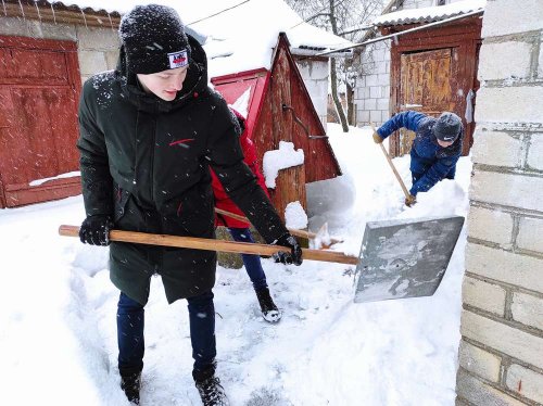 Волонтёрская акция «Зимняя пора добрых дел» Волонтёрская акция «Зимняя пора добрых дел»