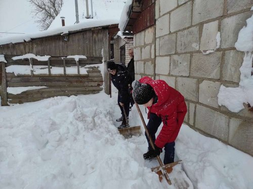 Волонтёрская акция «Зимняя пора добрых дел»