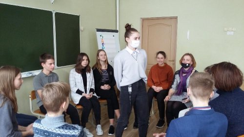 Занятие по принципу «равный обучает равного» «Об этом стоит задуматься» (профилактика наркомании) Занятие по принципу «равный обучает равного» «Об этом стоит задуматься» (профилактика наркомании)