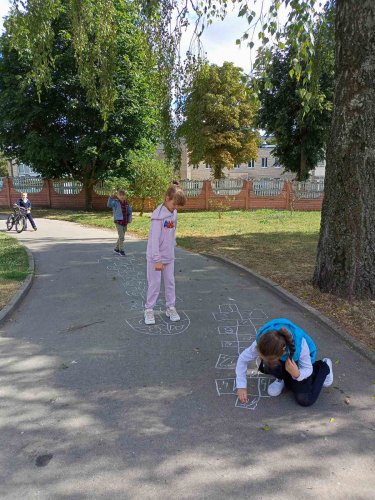 Группа продленного дня на прогулке