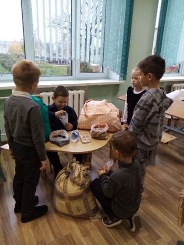 Витаминная  ярмарка в группе продленного дня